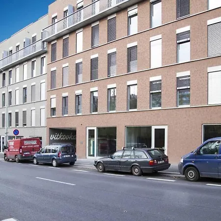 Bright Studio, 10min To The Centre, Free Parking Apartmán *
