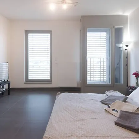 Bright Studio, 10min To The Centre, Free Parking * Praga